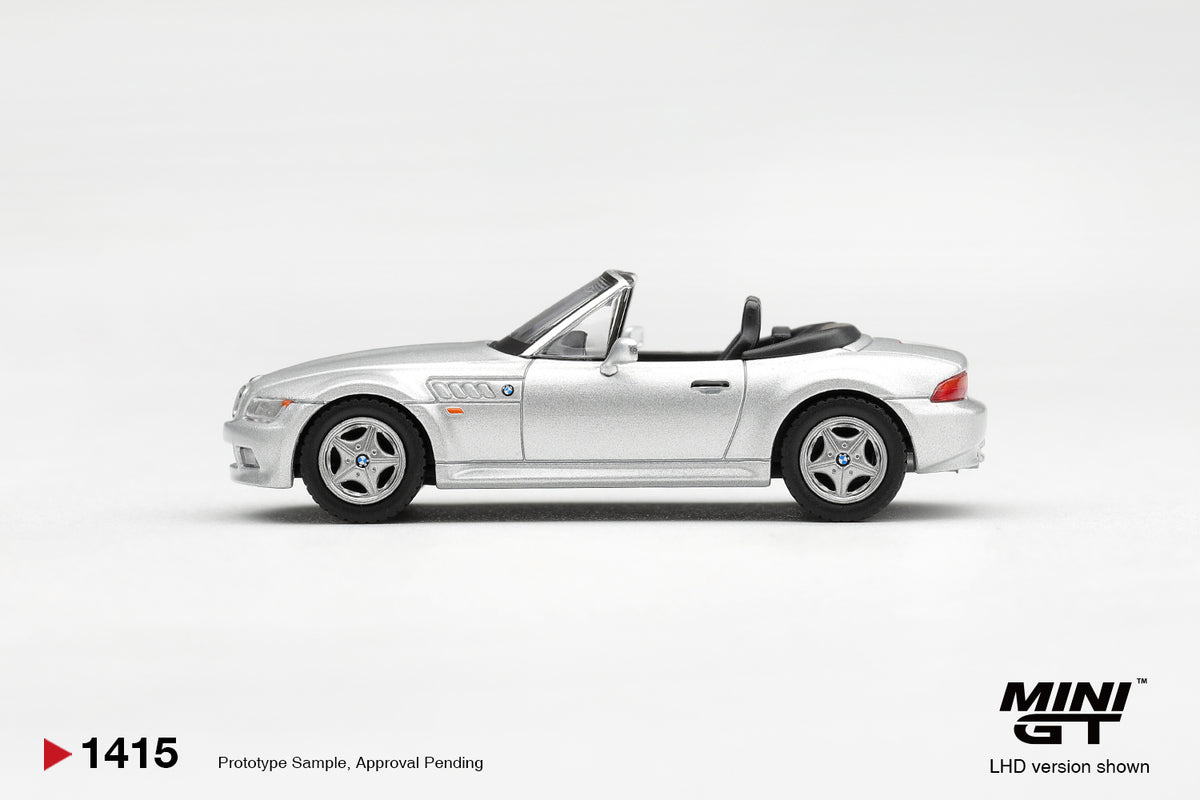 Mini GT BMW Z3 2,8I Titanium Silver 1997 – Ansicht 4