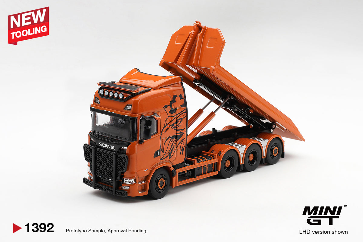 Mini GT Scania 770S B8X4NA Hooklift Flatbed Orange 2025 – Ansicht 2