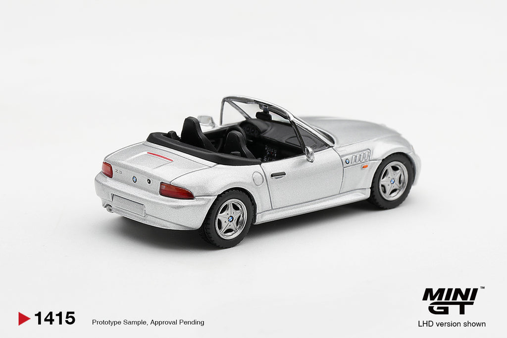 Mini GT BMW Z3 2,8I Titanium Silver 1997 – Ansicht 3