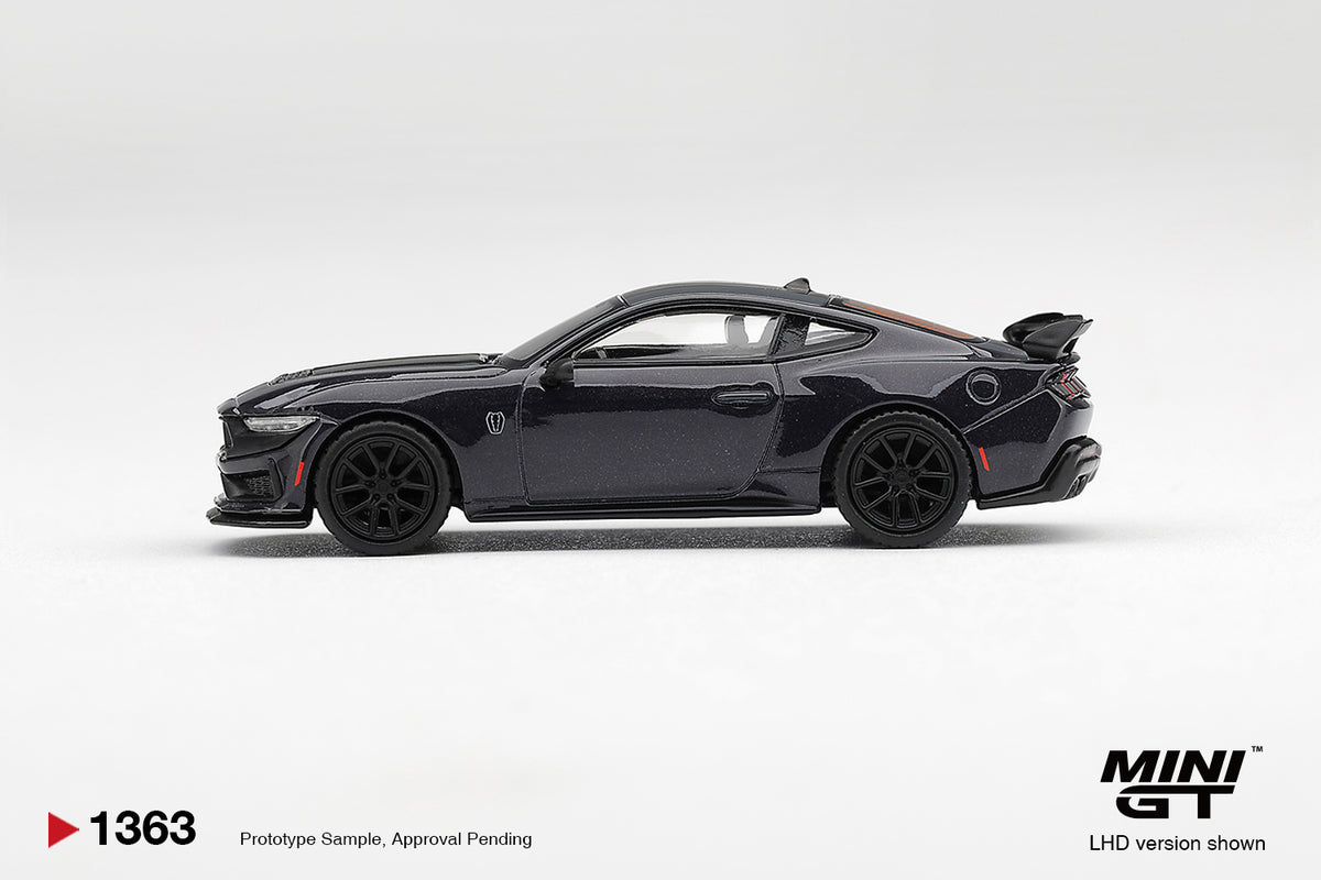 Mini GT Ford Mustang Dark Horse Blue Ember 2025 – Ansicht 4